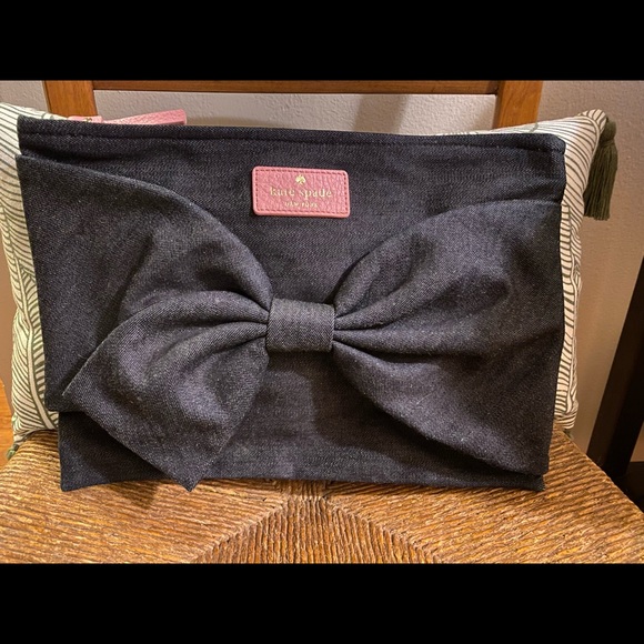 ⭐️BNWOT⭐️ Kate ♠️ Spade Denim Bow Envelope Clutch - Picture 2 of 8